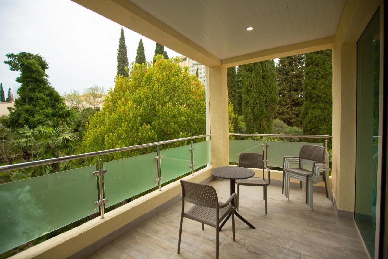 Amza Park Hotel Gagra Dış mekan fotoğraf