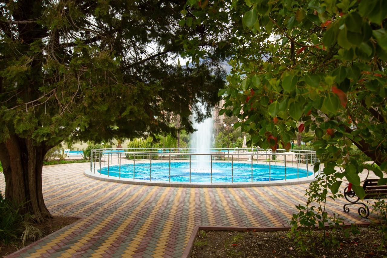 Amza Park Hotel Gagra Dış mekan fotoğraf